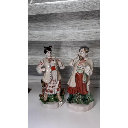 Карась і Одарка фарфор статуетка пара (запорожець за Дунаєм)