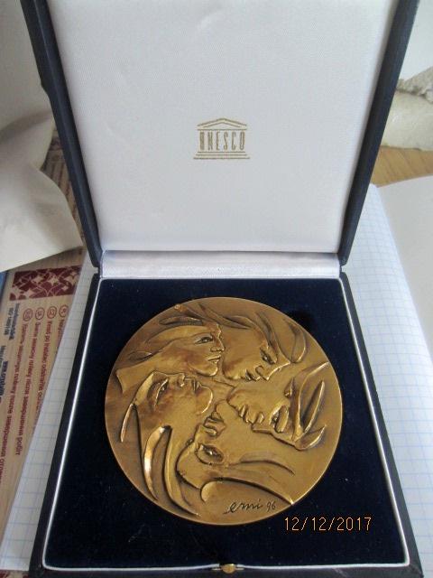 Ювілейна медаль Ганса Ерні на 50-річчя ЮНЕСКО в 1996 році. 37/100