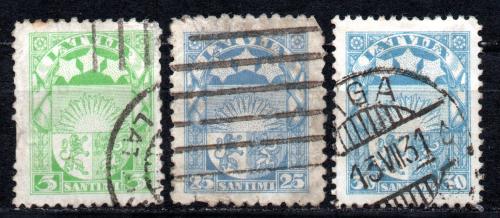 Латвия, 1927-33 г., подборка марок