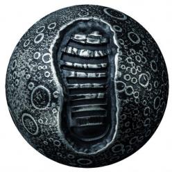 В Германии выпустили монету в форме сферы в честь 50-летия с момента высадки человека на поверхность Луны