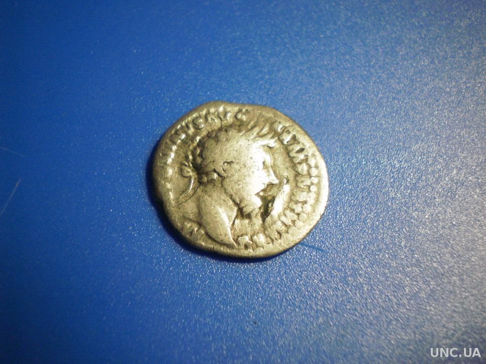 Античная монета с изображением римского императора Луция Вера